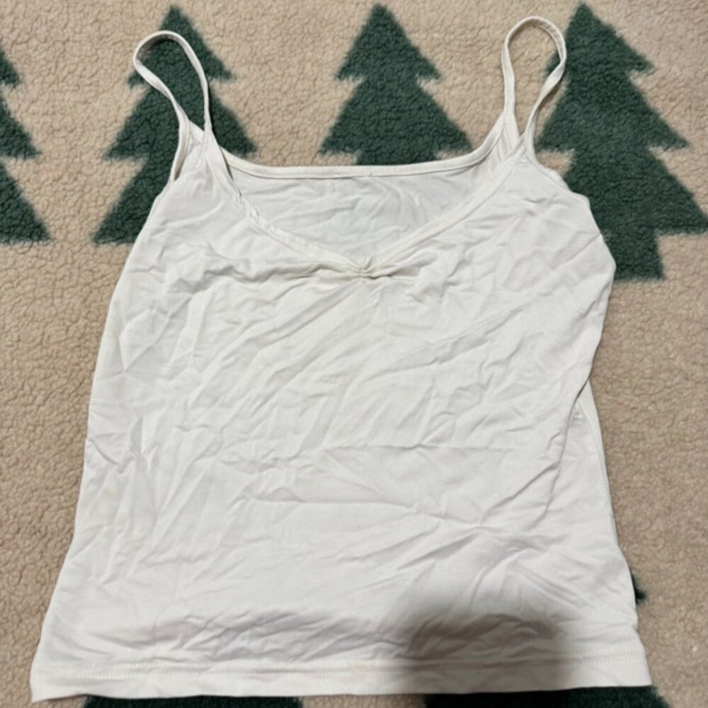 White vest top